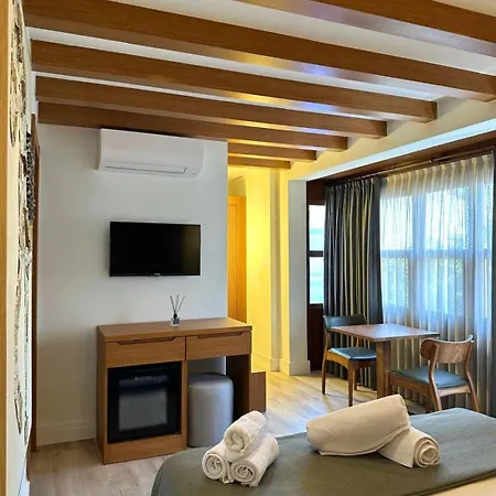Edra House Hotel *